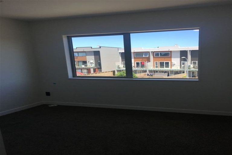 Photo of property in 4 Meritage Lane, Te Atatu South, Auckland, 0610