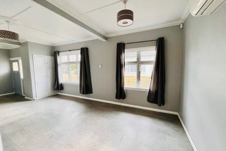 Photo of property in 54 Kirkcaldy Street, South Dunedin, Dunedin, 9012