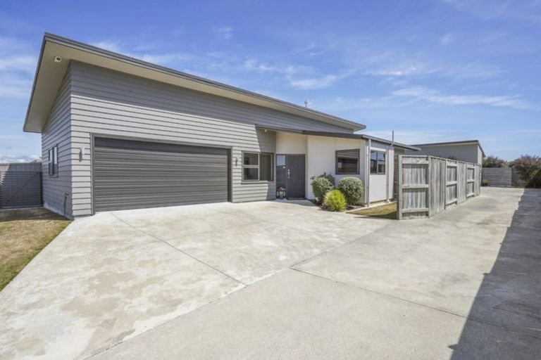 Photo of property in 59 Rosalie Terrace, Kelvin Grove, Palmerston North, 4414
