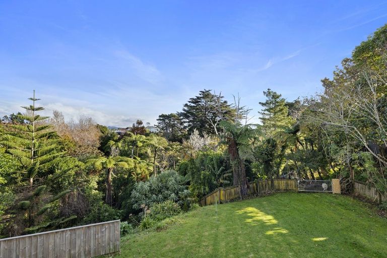 Photo of property in 142 Seaview Road, Westown, New Plymouth, 4310