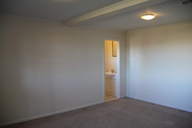 Photo of property in 46 Arahiwi Grove, Tirohanga, Lower Hutt, 5010