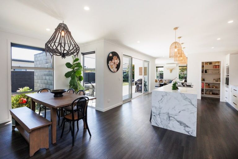 Photo of property in 30 Dogwood Way, Milson, Palmerston North, 4414