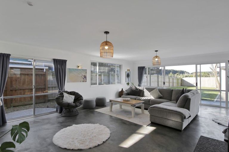 Photo of property in 35 Thomas Place, Foxton Beach, Foxton, 4815