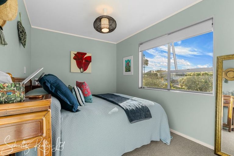 Photo of property in 23 Oxford Street, Whakapirau, 0583