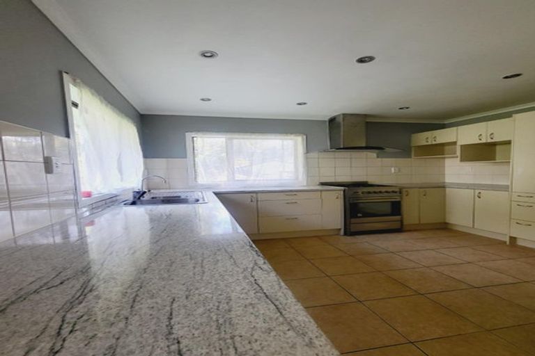 Photo of property in 153 Everglade Drive, Totara Heights, Auckland, 2105