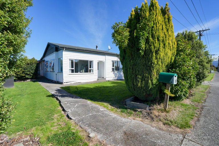 Photo of property in 13 George Street, Otautau, 9610