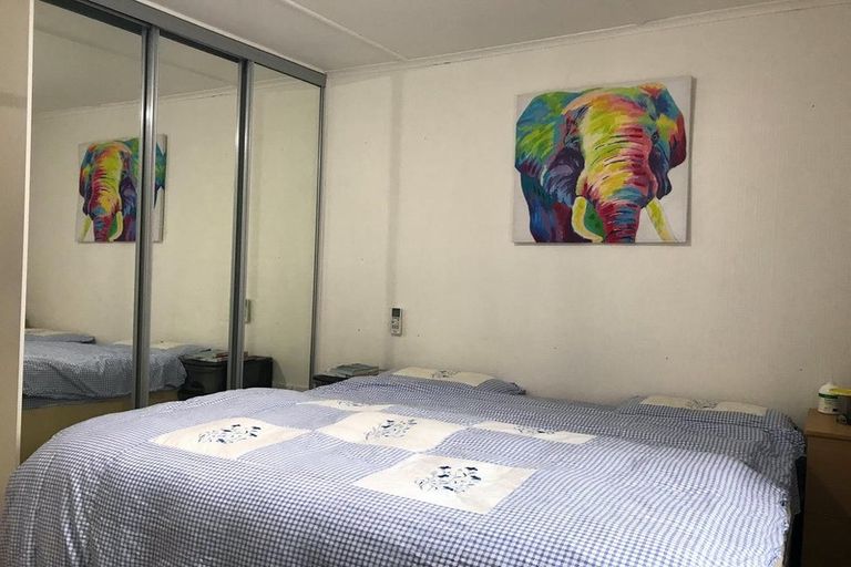 Photo of property in 1/8 Golf Road, New Lynn, Auckland, 0600