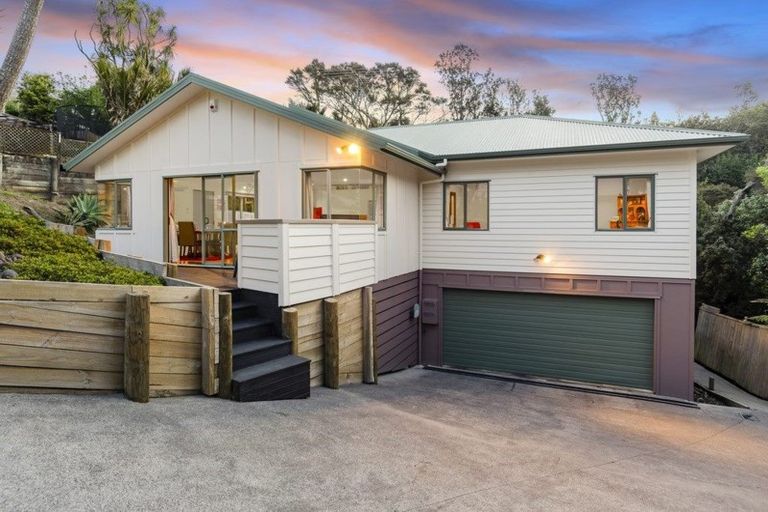 Photo of property in 322b Glenfield Road, Glenfield, Auckland, 0629