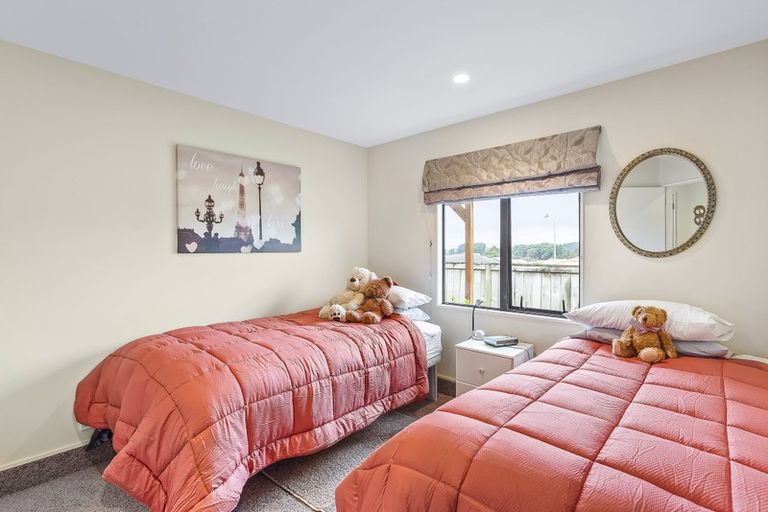 Photo of property in 29 Crown Hill, Paraparaumu, 5032