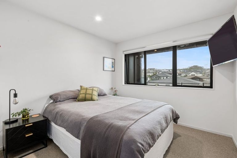 Photo of property in 5 Longshore Drive, Long Bay, Auckland, 0630