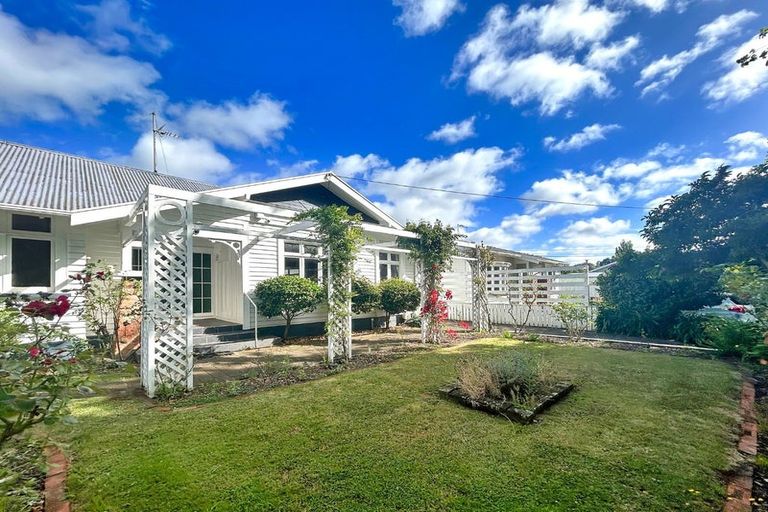 Photo of property in 4 Godwin Crescent, College Estate, Whanganui, 4500