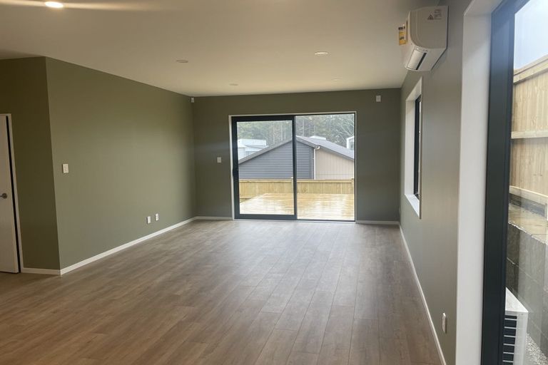 Photo of property in 21 Paparahi Place, Wainui, Silverdale, 0992