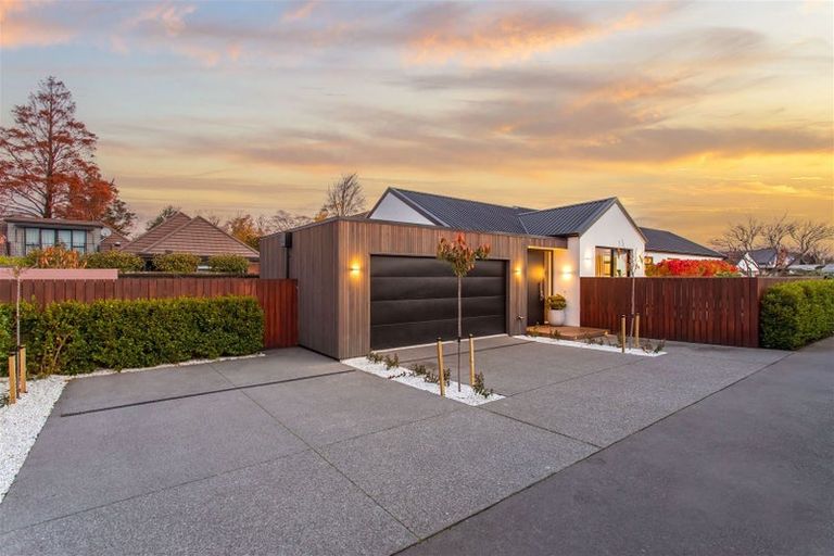 Photo of property in 70 Idris Road, Fendalton, Christchurch, 8052