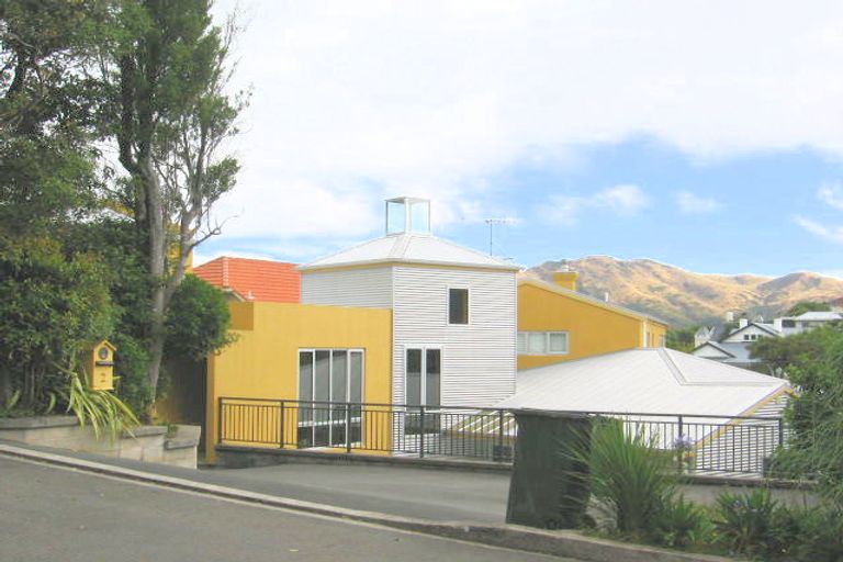 Photo of property in 2 Torwood Road, Khandallah, Wellington, 6035