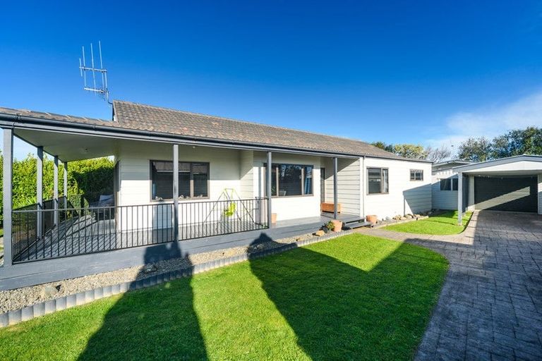 Photo of property in 6 Willowstream Grove, Cloverlea, Palmerston North, 4412
