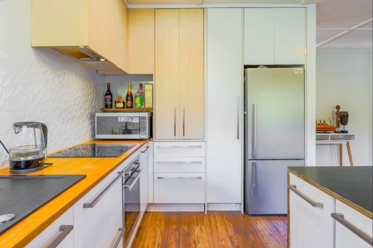 Photo of property in 10 Fleetwood Grove, Waikanae, 5036