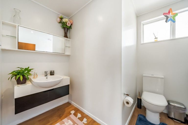 Photo of property in 8b Wai-iti Crescent, Woburn, Lower Hutt, 5010