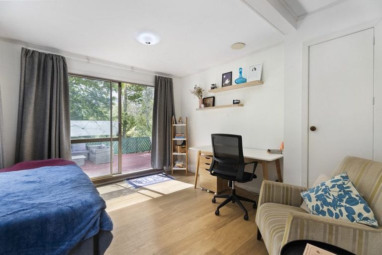 Photo of property in 30 Glencourt Place, Glenfield, Auckland, 0629