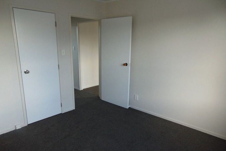 Photo of property in 1/8 Myna Place, Weymouth, Auckland, 2103