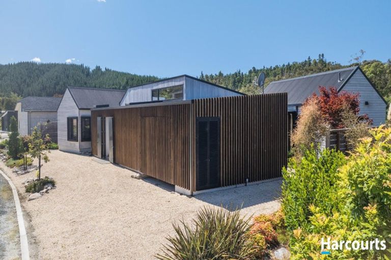 Photo of property in 18 Kahu Close, Kaiteriteri, Motueka, 7197