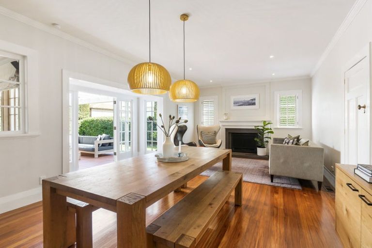 Photo of property in 28 Jubilee Avenue, Devonport, Auckland, 0624