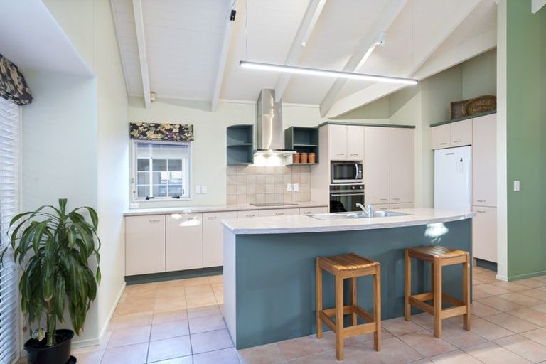 Photo of property in 42 Harvest Drive, Henderson, Auckland, 0612