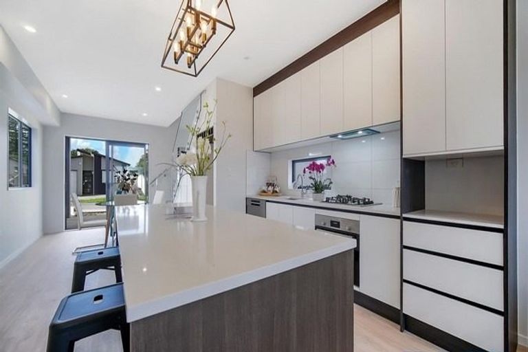 Photo of property in 9 Farranfore Road, Opaheke, Papakura, 2113