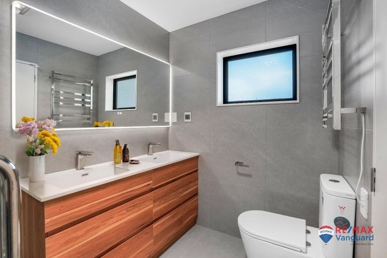 Photo of property in 7c Hewlett Road, Massey, Auckland, 0614