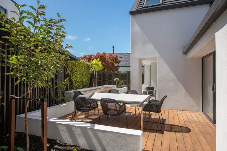 Photo of property in 2a Wairarapa Terrace, Merivale, Christchurch, 8014