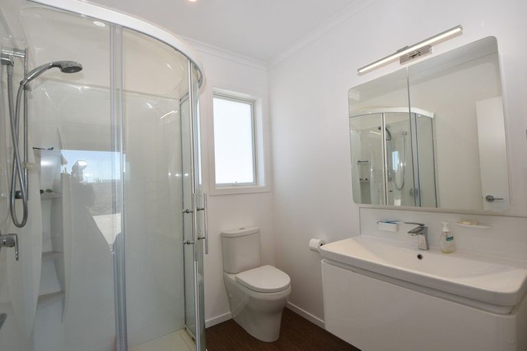 Photo of property in 2 Routhan Way, Carterton, 5713