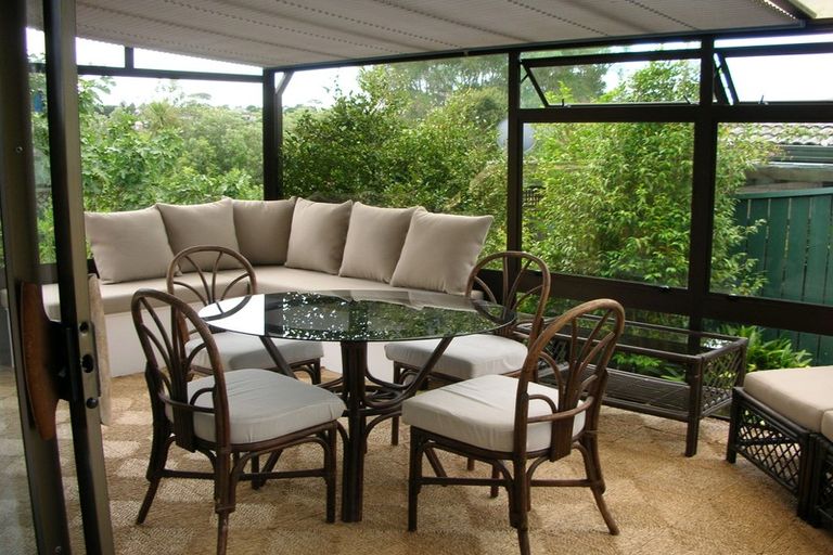 Photo of property in 2/123 Prince Regent Drive, Half Moon Bay, Auckland, 2012