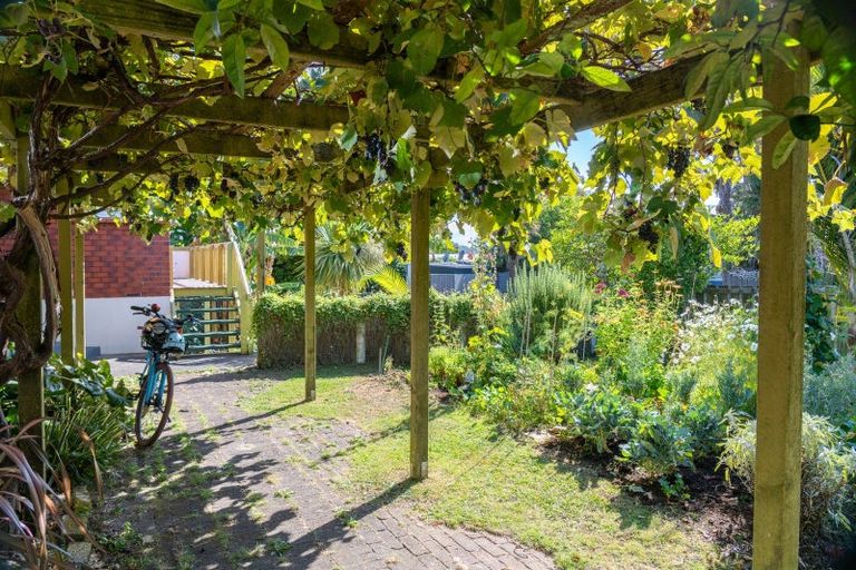 Photo of property in 61 Lorenzen Bay Road, Raglan, 3225