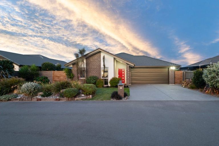 Photo of property in 38 Luxembourg Crescent, Halswell, Christchurch, 8025