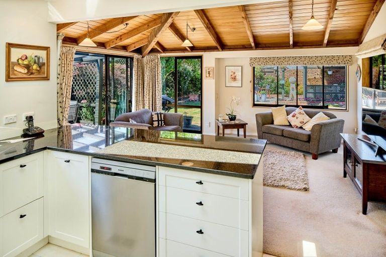 Photo of property in 2/70 Hautana Street, Woburn, Lower Hutt, 5010