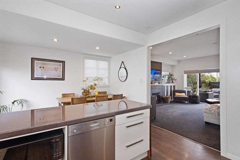 Photo of property in 1/53 Aorangi Road, Bryndwr, Christchurch, 8053