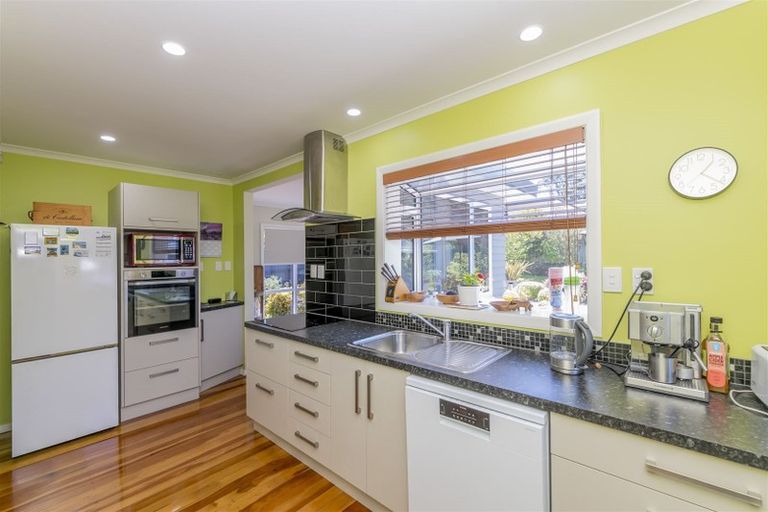 Photo of property in 14 Kawiu Road, Levin, 5510