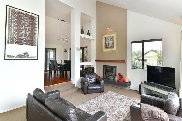 Photo of property in 35 Landvale Court, Browns Bay, Auckland, 0630