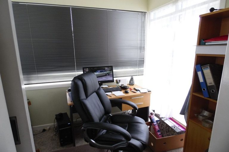 Photo of property in 49 Flanshaw Road, Te Atatu South, Auckland, 0610