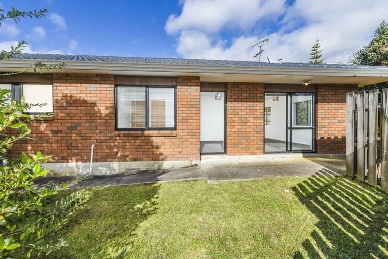 Photo of property in 60a Tiroroa Avenue, Te Atatu South, Auckland, 0610