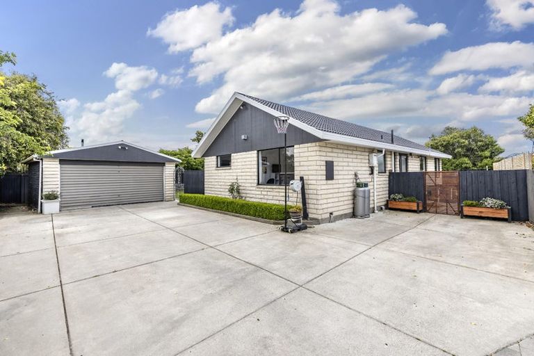 Photo of property in 7a Factory Road, Belfast, Christchurch, 8051