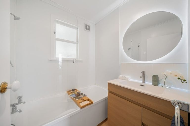 Photo of property in 41 Lomita Road, Johnsonville, Wellington, 6037