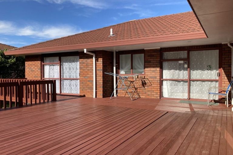 Photo of property in 30 Vintage Drive, Henderson, Auckland, 0612