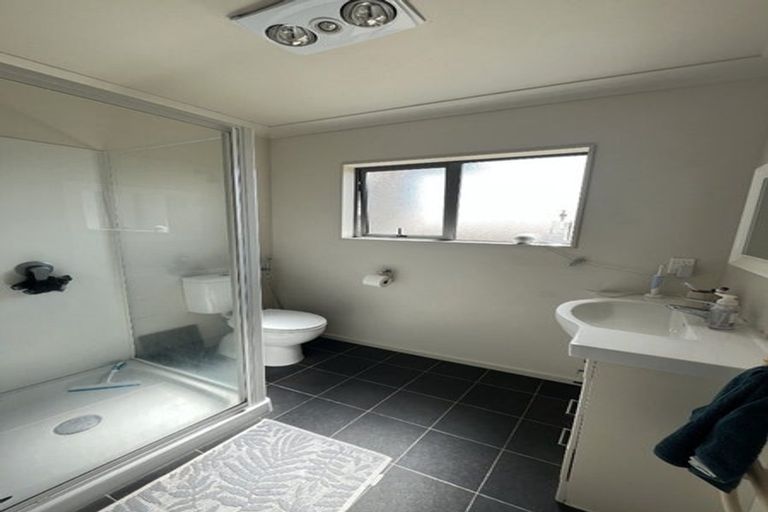 Photo of property in 3 Gennaker Lane, Whitby, Porirua, 5024