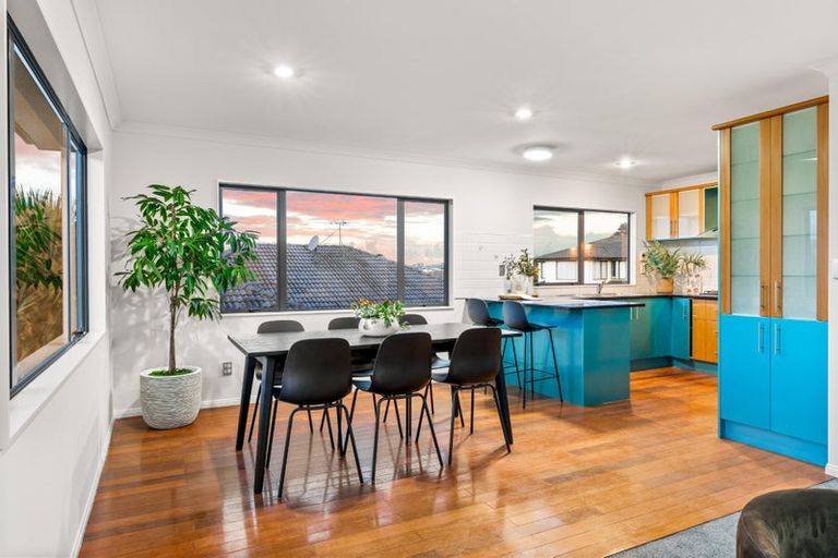 Photo of property in 78 San Valentino Drive, Henderson, Auckland, 0612