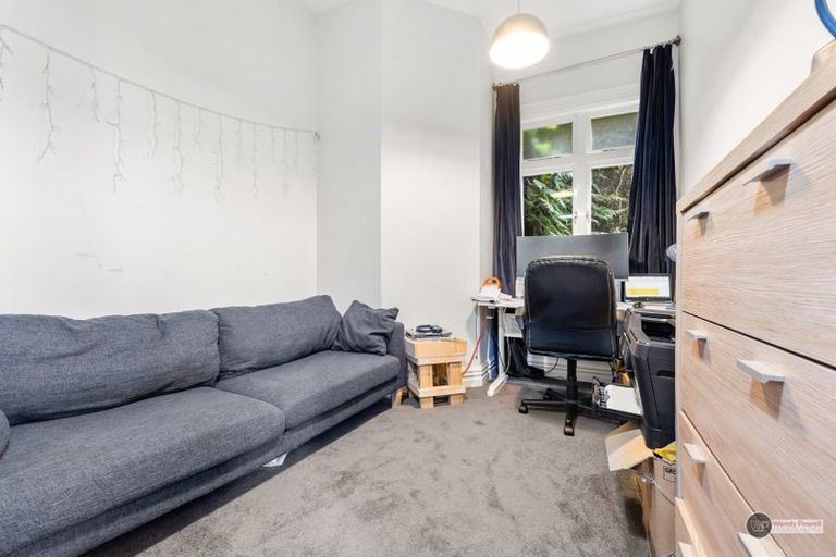 Photo of property in 1 Fairview Crescent, Kelburn, Wellington, 6012