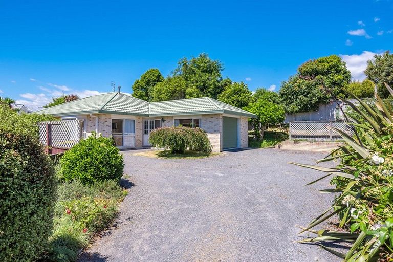 Photo of property in 126 Arawhata Road, Paraparaumu, 5032