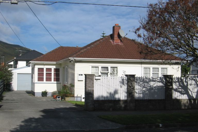 Photo of property in 4 Rumgay Street, Fairfield, Lower Hutt, 5011