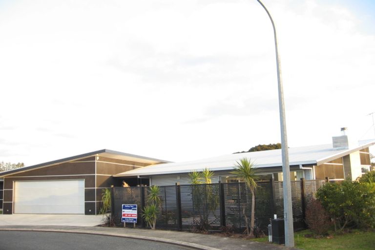 Photo of property in 72 Rarere Terrace, Kerikeri, 0230