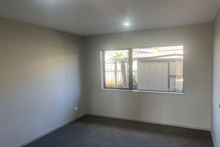Photo of property in 28 Arrowsmith Drive, Clover Park, Auckland, 2019