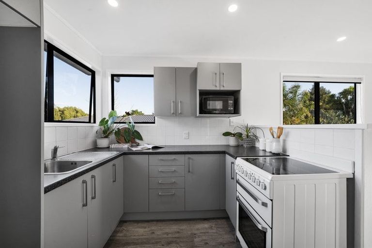 Photo of property in 19 Matipo Drive, Tuakau, 2121